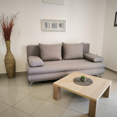 Hektorovic Poolside Apartments Bol Exterior photo